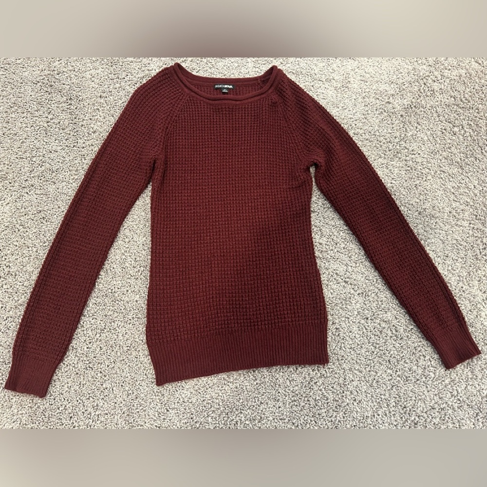 Sweater. Size: M